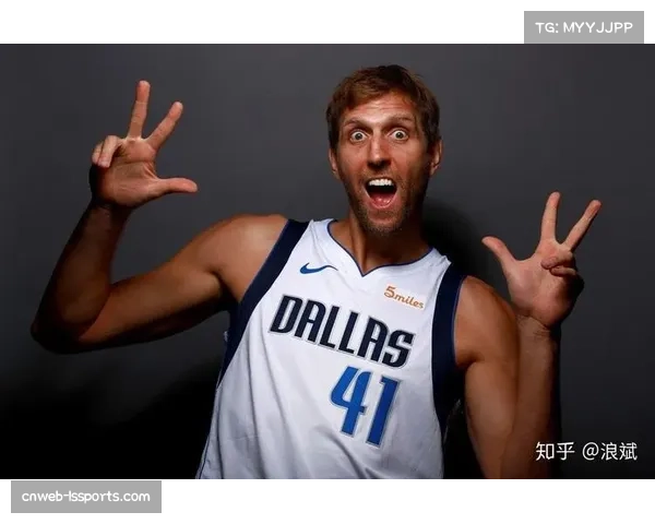 特写：德雷蒙德·格林与裁判激烈争论，领到本赛季第16次技术犯规