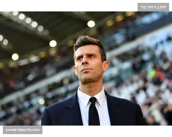 赛后更衣室：博洛尼亚主帅莫塔鼓励球员，称失利但踢出风格